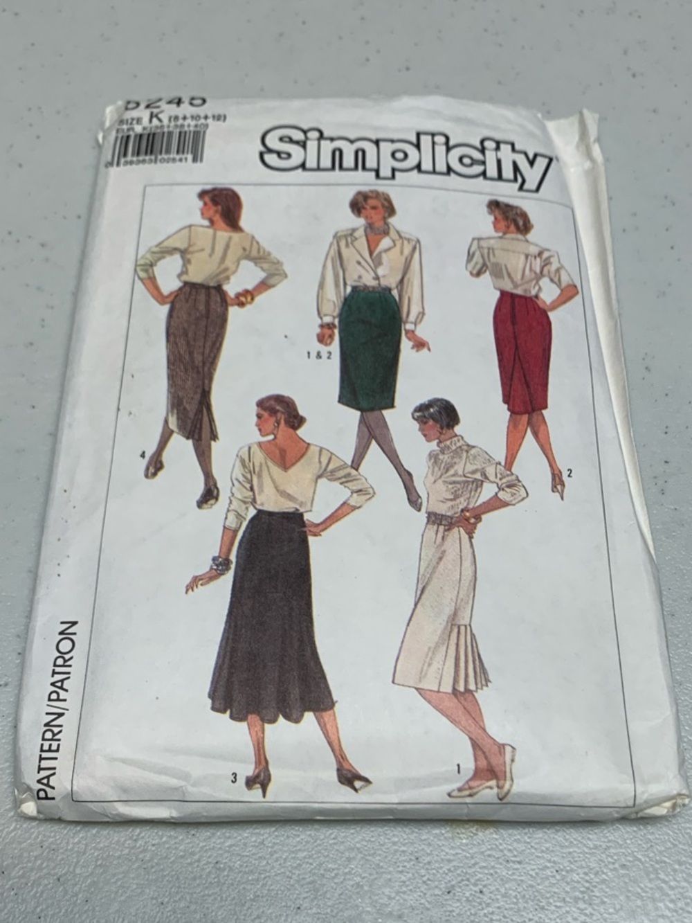 Simplicity  8245 Women's Midi Skirt Pattern in Size 8+10+12